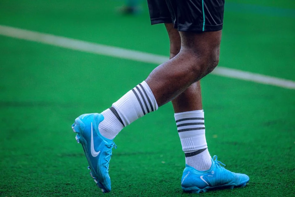 Best Orthopedic Shoes for Knee Pain: Top Picks Reviewed